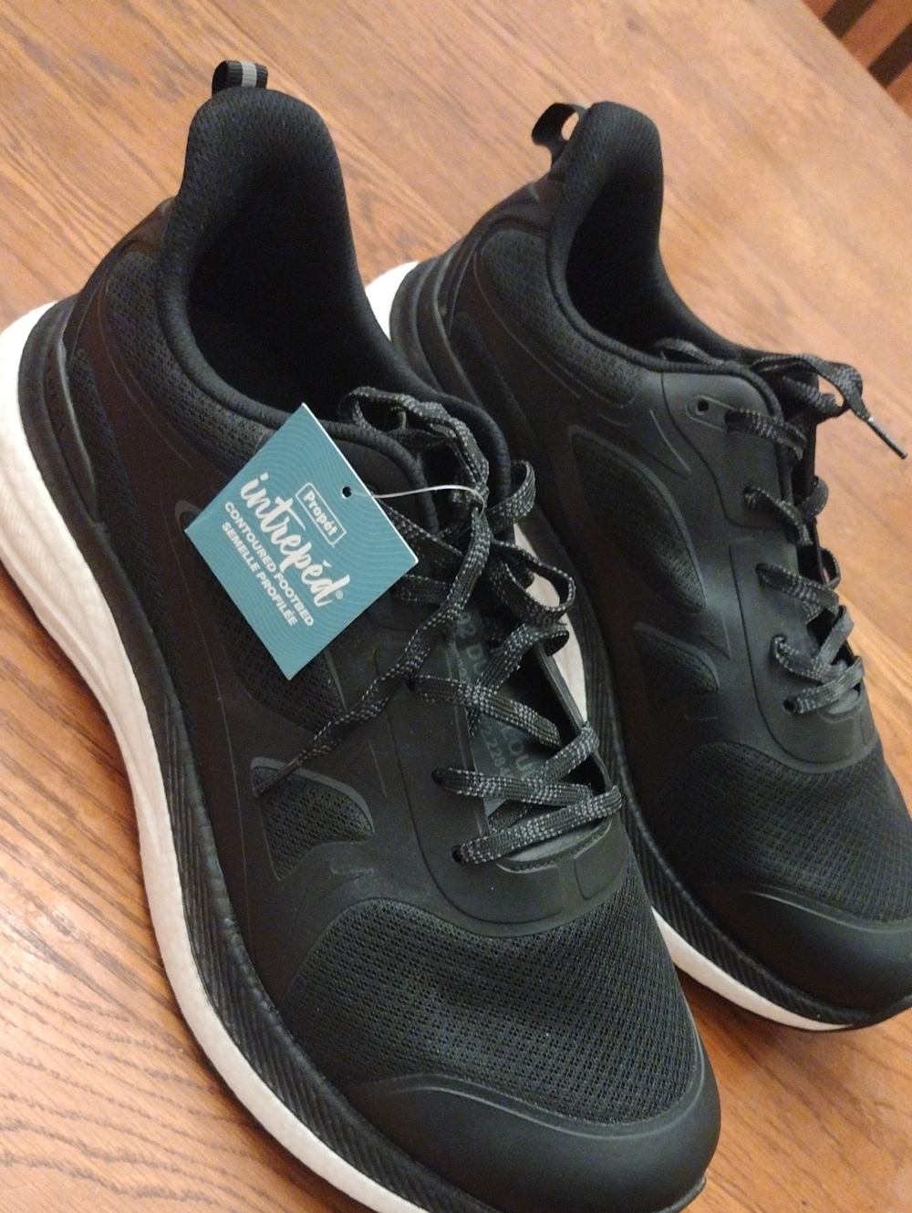 NWT Propét Men's Sneakers Size 15 5E XX Wide Black And White